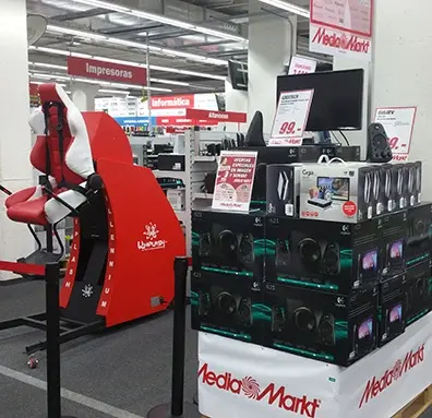 Activación de marketing experiencial con simulador VR en centro comercial